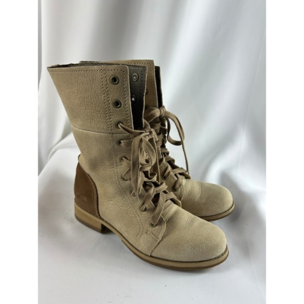 CAT Beige Suede Lace Up Combat Boots Utility Gorpcore Western 6.5